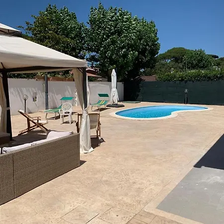 Lux Con Piscina A 200m Dal Mare Holiday home Fregenae